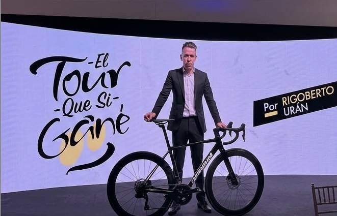 Rigoberto Uran en conferencia sobre Inteligencia Artificial, motivación y liderazgo